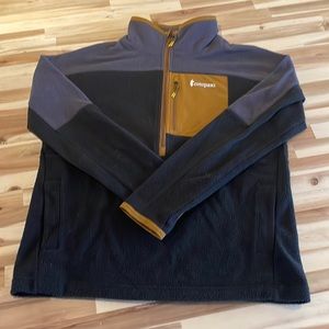 Cotopaxi M fleece pullover